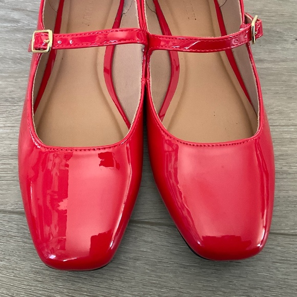 OLD NAVY Red Mary Jane Ankle Strap Flats Size 7.5 NWOT - Picture 4 of 7
